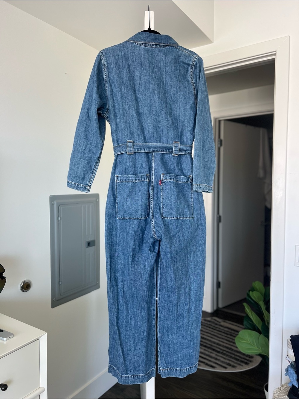 Levi's Long Sleeve Denim Jumpsuit W/ Waist Tie & Pockets Sz M - Picture 8 of 9